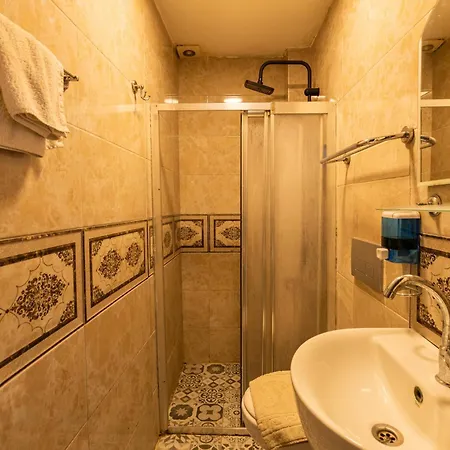 Zuemruet Gazde/Camere de închiriat